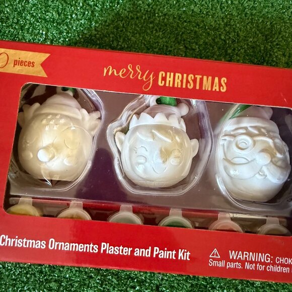 DIY Christmas Oranments Plaster & Paint Kit 10 Pieces NEW Merry Christmas in Box - Picture 5 of 12